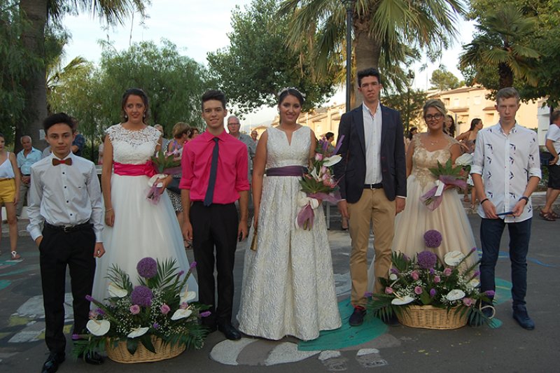 Benidoleig: Una multitudinària participació a l’ofrena de flors marca l’equador del programa de festes Benidoleig: Una multitudinària participació a l’ofrena de flors marca l’equador del programa de festes