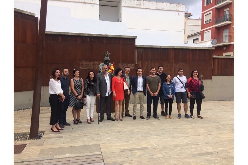 Ofrena institucional a Jaume I per a celebrar el 9 d'Octubre a Pego Ofrena institucional a Jaume I per a celebrar el 9 d'Octubre a Pego