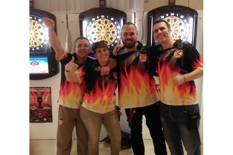 Dardos: Mónica Bordes se proclama campeona de España por equipos máster Dardos: Mónica Bordes se proclama campeona de España por equipos máster