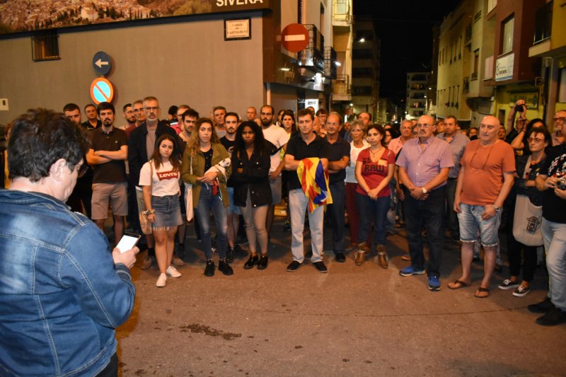 Vora 250 persones demanen la llibertat dels polítics del procés condemnats a presó en una concentració celebrada a Pedreguer Vora 250 persones demanen la llibertat dels polítics del procés condemnats a presó en una concentració celebrada a Pedreguer