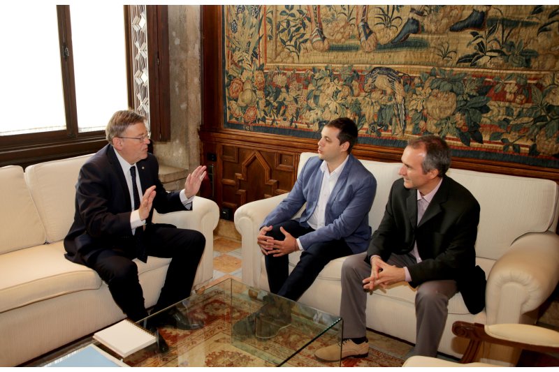 L’alcalde d’Ondara reivindica davant del president de la Generalitat la necessitat d’un espai per a joves L’alcalde d’Ondara reivindica davant del president de la Generalitat la necessitat d’un espai per a joves