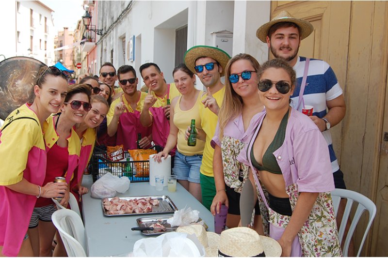 Orba: La quintà Si vols fer festa agafa’t a esta capitaneja les festes populars Orba: La quintà Si vols fer festa agafa’t a esta capitaneja les festes populars