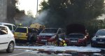 Arden tres coches en el parking exterior del Hospital de Dénia  Arden tres coches en el parking exterior del Hospital de Dénia