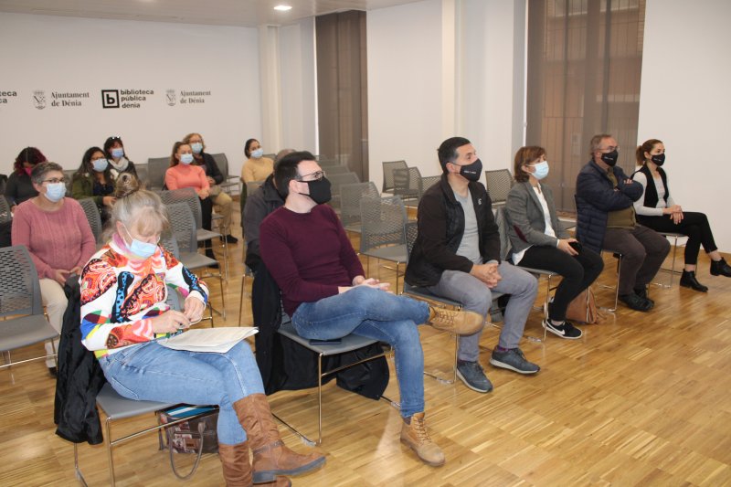 Plan de Servicio Responsable en Dénia: un recurso efectivo en la prevención de las adiciones en la hostelería Plan de Servicio Responsable en Dénia: un recurso efectivo en la prevención de las adiciones en la hostelería