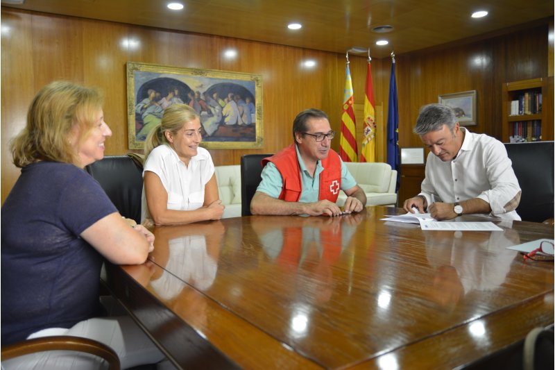 El Ayuntamiento de Xàbia renueva el convenio con Cruz Roja con una ayuda de 225.000 euros El Ayuntamiento de Xàbia renueva el convenio con Cruz Roja con una ayuda de 225.000 euros