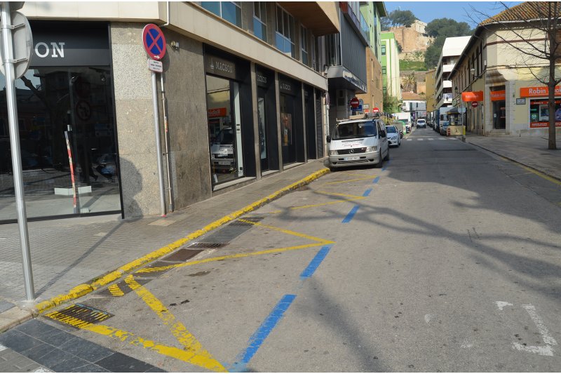 La parada de taxis de Dénia se trasladará a otro tramo de Cándida Carbonell La parada de taxis de Dénia se trasladará a otro tramo de Cándida Carbonell