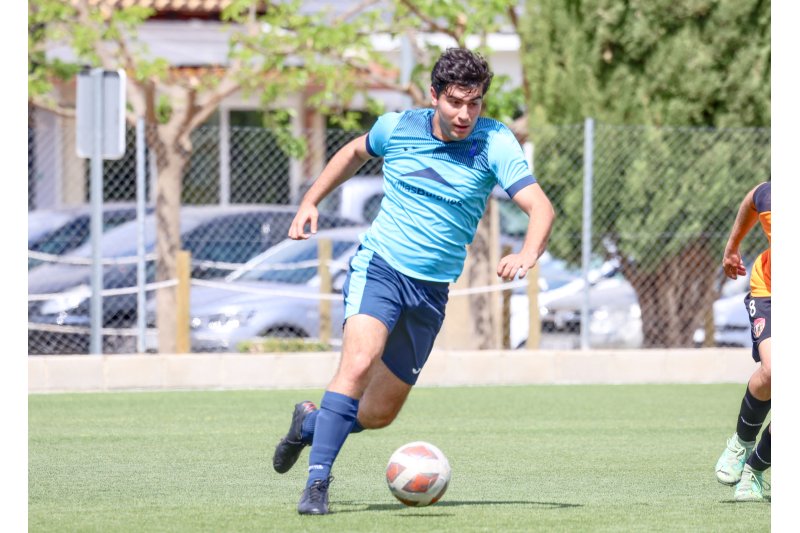 Segunda FFCV: Un gol del ariete del Teulada en el descuento incendia la lucha por la permanencia Segunda FFCV: Un gol del ariete del Teulada en el descuento incendia la lucha por la permanencia