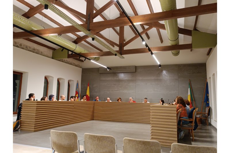 La corporación municipal de Pego estrena salón de plenos tras completar la remodelación del espacio La corporación municipal de Pego estrena salón de plenos tras completar la remodelación del espacio