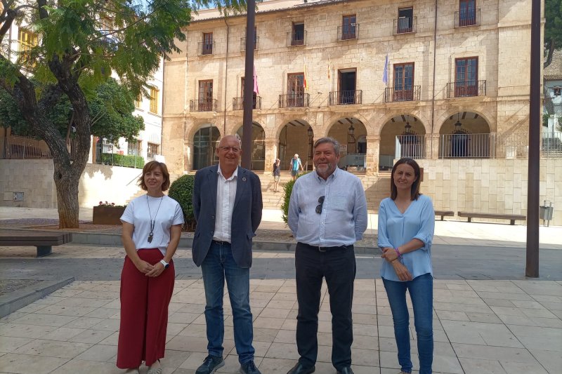 PSPV y Compromís compartirán la alcaldía de Dénia:  Grimalt, los tres primeros años y Carríó, el último de la legislatura  PSPV y Compromís compartirán la alcaldía de Dénia:  Grimalt, los tres primeros años y Carríó, el último de la legislatura