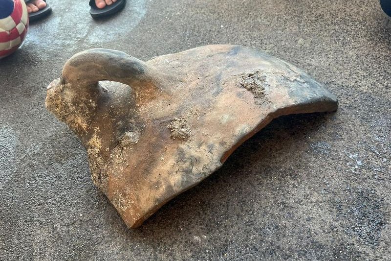 Retiran 70 kilos de basura y restos arqueológicos en la campaña de limpieza del litoral de Dénia  Retiran 70 kilos de basura y restos arqueológicos en la campaña de limpieza del litoral de Dénia