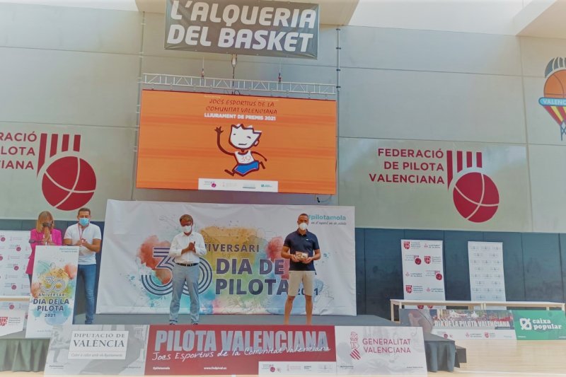 L’ondarenc Juanma Garrido és guardonat com a millor entrenador de pilota valenciana de la temporada per segon any consecutiu L’ondarenc Juanma Garrido és guardonat com a millor entrenador de pilota valenciana de la temporada per segon any consecutiu