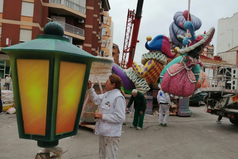 Saladar, la falla más madrugadora  Saladar, la falla más madrugadora