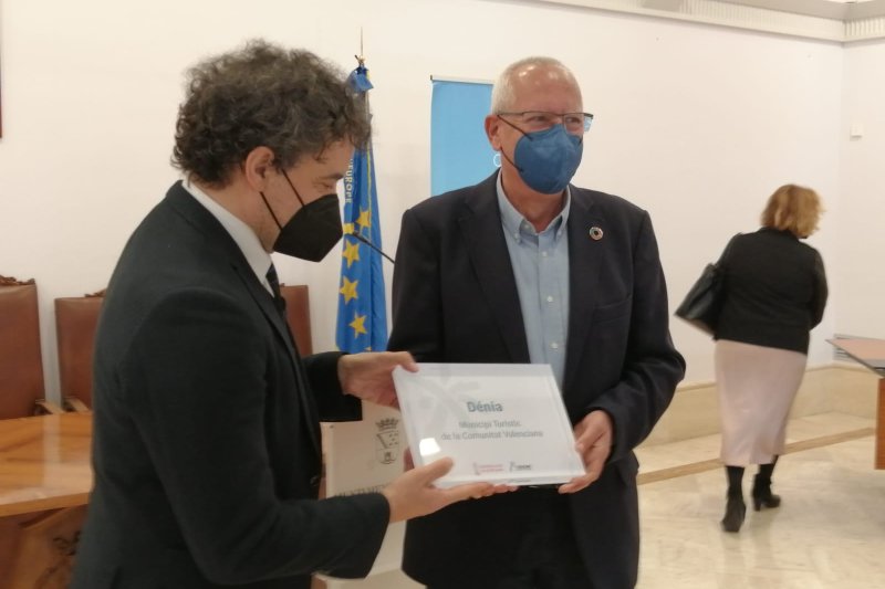 Dénia recibe el distintivo de municipio turístico de la Comunitat Valenciana Dénia recibe el distintivo de municipio turístico de la Comunitat Valenciana