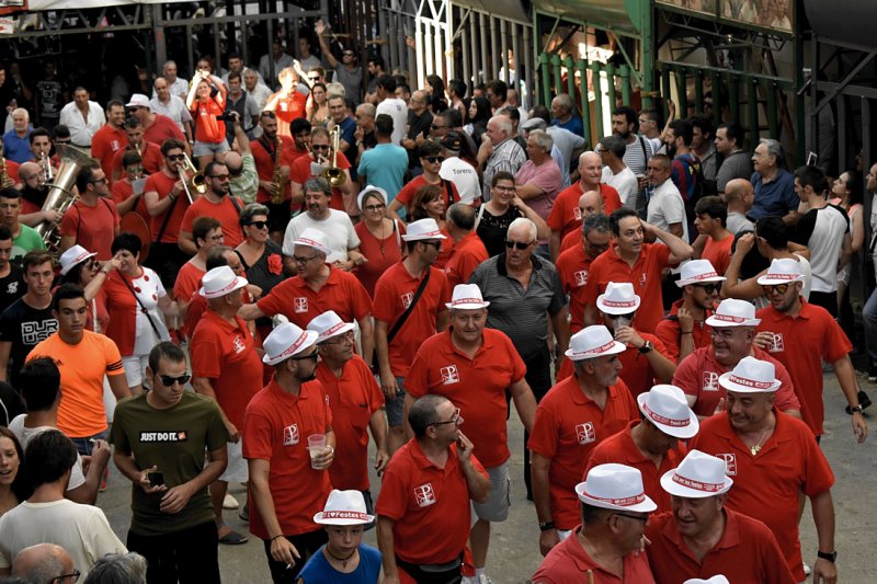 La Plaça Major s’ompli de passió pels bous en les Festes de Juliol de Pedreguer La Plaça Major s’ompli de passió pels bous en les Festes de Juliol de Pedreguer