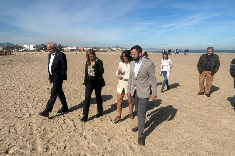 La playa de Les Deveses tendrá treinta metros de ancho  La playa de Les Deveses tendrá treinta metros de ancho