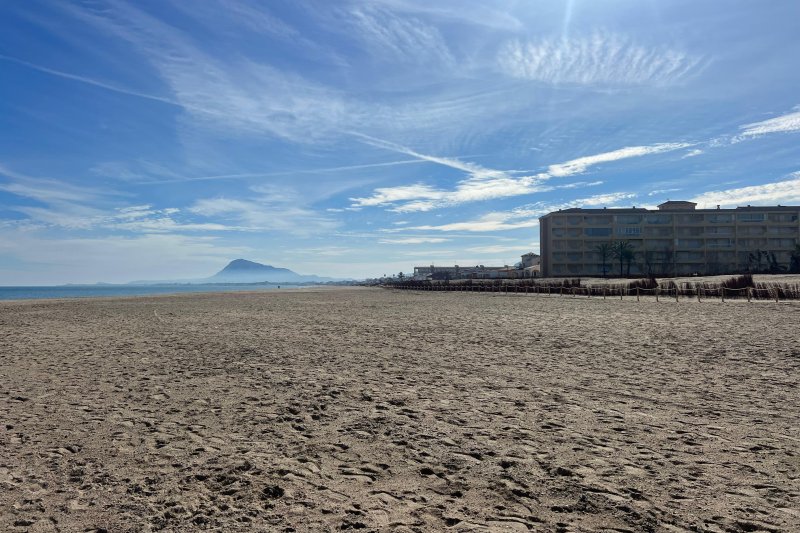 La playa de Les Deveses tendrá treinta metros de ancho  La playa de Les Deveses tendrá treinta metros de ancho