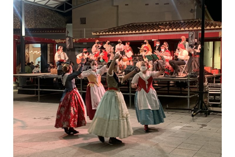 Vint-i-quatre anys d’Aplec de Danses a Pedreguer Vint-i-quatre anys d’Aplec de Danses a Pedreguer