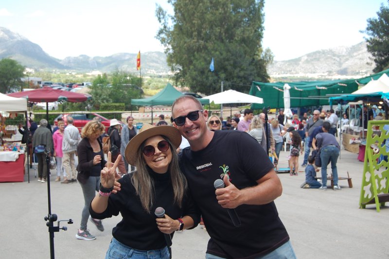 Canciones remember i fireta colorida invocan el espíritu tradicional del Sant Vicent de Benidoleig Canciones remember i fireta colorida invocan el espíritu tradicional del Sant Vicent de Benidoleig