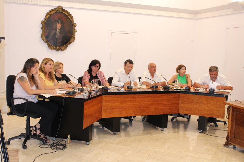 La protesta del PP, Ciudadanos y Gent de Dénia contra el Plan General: votan en contra de que la versión final se exponga al público La protesta del PP, Ciudadanos y Gent de Dénia contra el Plan General: votan en contra de que la versión final se exponga al público