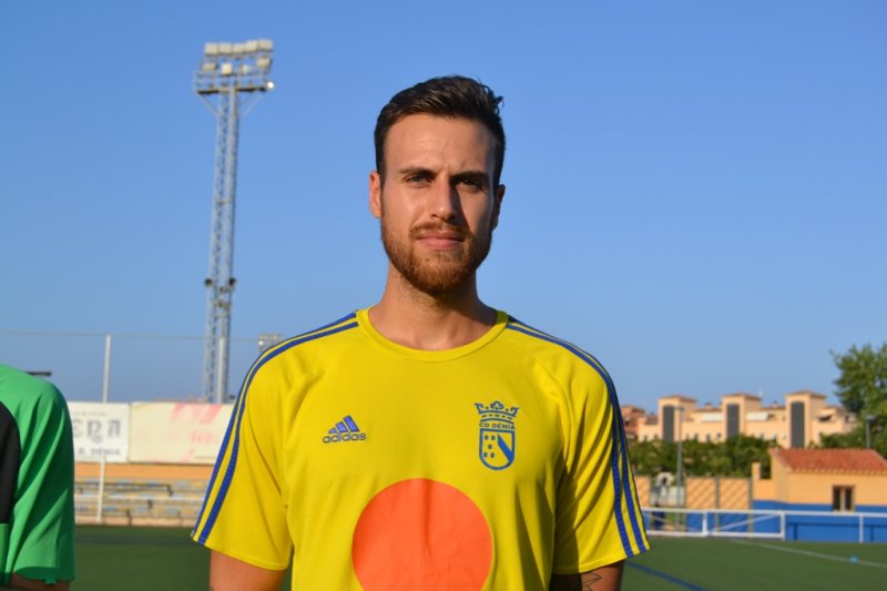 El Dénia arriba a un acord i li dóna les baixes a Nico Almiñana i Chiri El Dénia arriba a un acord i li dóna les baixes a Nico Almiñana i Chiri