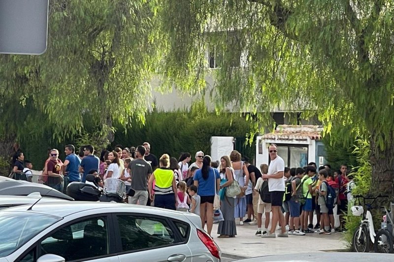 Miles de estudiantes de la comarca regresan a las aulas en el primer curso sin restricciones tras la pandemia  Miles de estudiantes de la comarca regresan a las aulas en el primer curso sin restricciones tras la pandemia