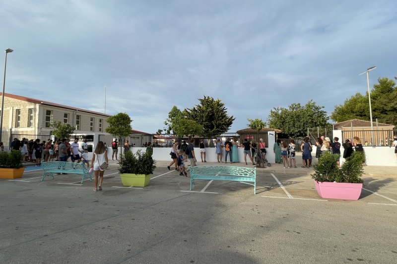 Miles de estudiantes de la comarca regresan a las aulas en el primer curso sin restricciones tras la pandemia  Miles de estudiantes de la comarca regresan a las aulas en el primer curso sin restricciones tras la pandemia