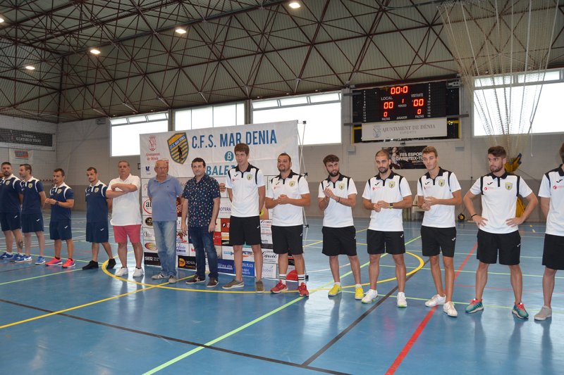 El Mar Dénia presenta a una plantilla que sueña con estar arriba en su retorno a la Segunda División B El Mar Dénia presenta a una plantilla que sueña con estar arriba en su retorno a la Segunda División B