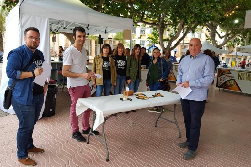 Pega’m al mig que caic dins y Empanada argentina se imponen en los premios a la innovación y presentación de la Feria de la Tapa de Pego Pega’m al mig que caic dins y Empanada argentina se imponen en los premios a la innovación y presentación de la Feria de la Tapa de Pego