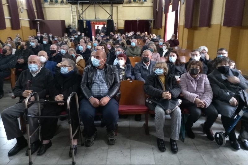 El homenaje a José Vicente Marco llena el cine de Alcalalí de muestras de afecto, emociones y retales de su vida El homenaje a José Vicente Marco llena el cine de Alcalalí de muestras de afecto, emociones y retales de su vida