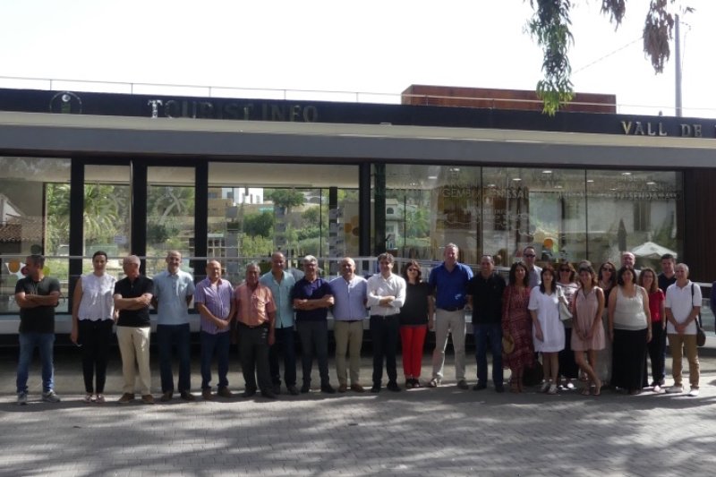 La Mancomunitat Vall de Pop inaugura la nova oficina d’informació turística a Xaló La Mancomunitat Vall de Pop inaugura la nova oficina d’informació turística a Xaló