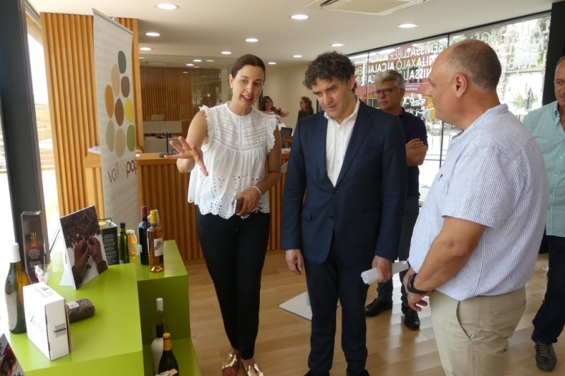 La Mancomunitat Vall de Pop inaugura la nova oficina d’informació turística a Xaló La Mancomunitat Vall de Pop inaugura la nova oficina d’informació turística a Xaló