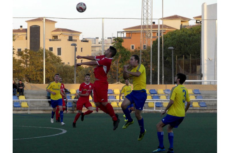 Preferente: Dénia-Jávea, plato fuerte de la jornada con la imbatibilidad en juego Preferente: Dénia-Jávea, plato fuerte de la jornada con la imbatibilidad en juego