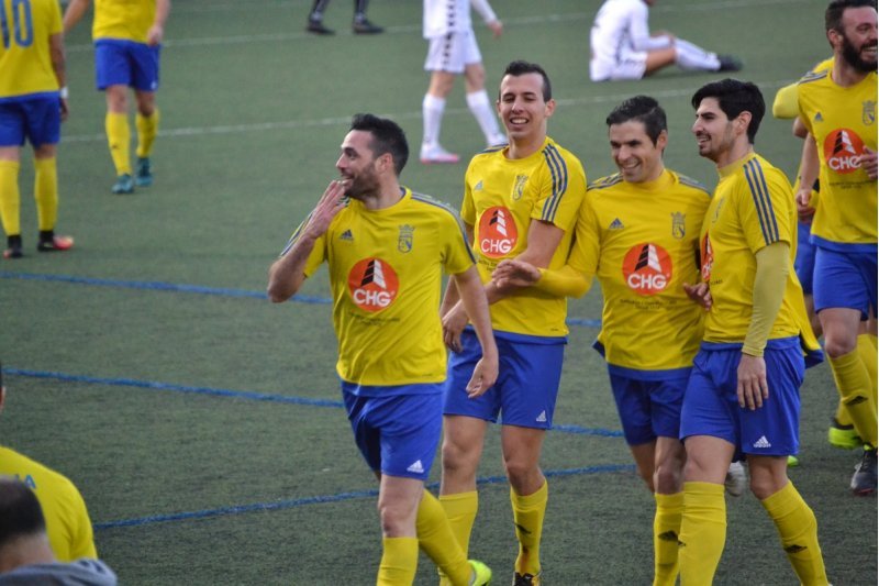 Fútbol Preferente: El Dénia gana en el descuento, el Jávea cumple en casa y el Calpe vuelve a perder Fútbol Preferente: El Dénia gana en el descuento, el Jávea cumple en casa y el Calpe vuelve a perder