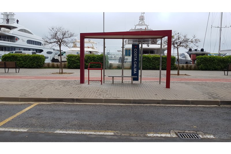 El Ayuntamiento de Dénia adapta las marquesinas de autobús  a las necesidades de las personas con diversidad funcional  El Ayuntamiento de Dénia adapta las marquesinas de autobús  a las necesidades de las personas con diversidad funcional