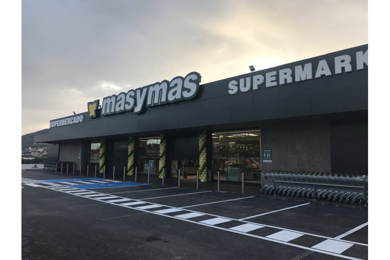 Supermercados masymas adapta el local de Poble Nou a su nuevo concepto de tienda Supermercados masymas adapta el local de Poble Nou a su nuevo concepto de tienda