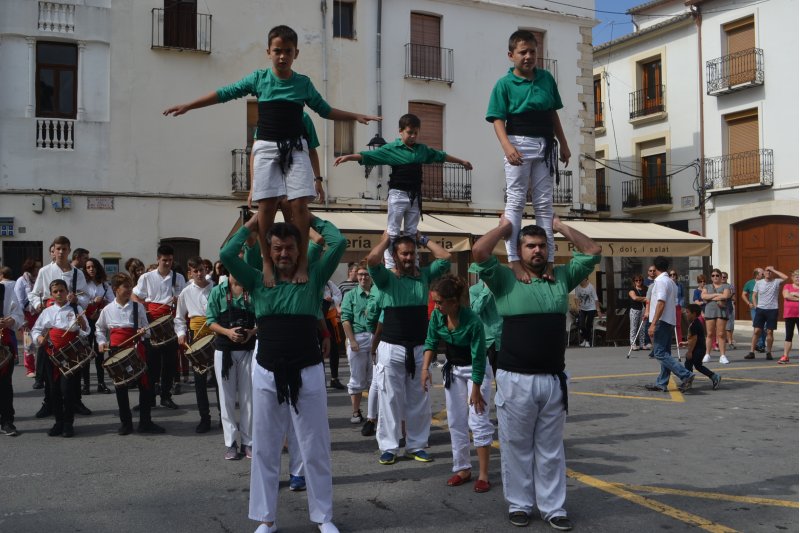 La Muixeranga de la Marina Alta es presenta al públic en la festivitat del 9 d’Octubre de Benissa La Muixeranga de la Marina Alta es presenta al públic en la festivitat del 9 d’Octubre de Benissa