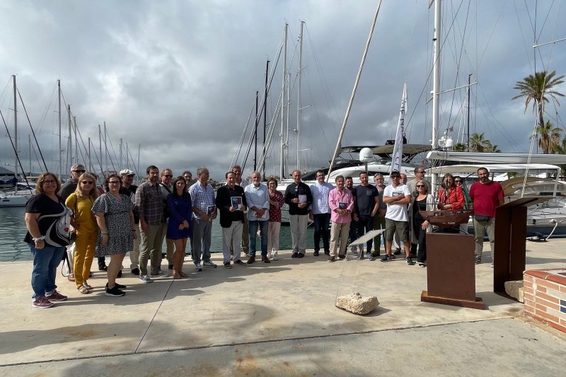 Luciano González, Salvador Mollà y Anton Gudzykevych, ganadores del VI concurso 'Esculturas frente al mar' Luciano González, Salvador Mollà y Anton Gudzykevych, ganadores del VI concurso 'Esculturas frente al mar'