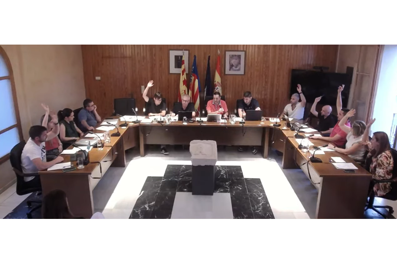 La corporació d'Ondara aprova la cessió de la plaça de bous a la Conselleria de Cultura per a celebrar una correguda amb picadors amb l’abstenció de Compromís i PP La corporació d'Ondara aprova la cessió de la plaça de bous a la Conselleria de Cultura per a celebrar una correguda amb picadors amb l’abstenció de Compromís i PP