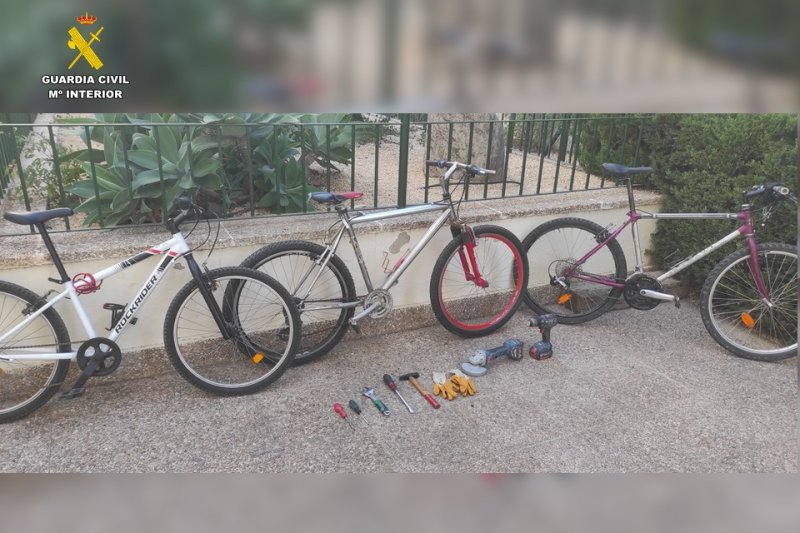 Detenido un hombre por robos en garajes y trasteros de Calp Detenido un hombre por robos en garajes y trasteros de Calp