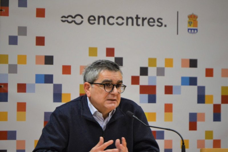 El primer dels Encontres a Beniarbeig revela com es va intentar matar Joan Fuster  El primer dels Encontres a Beniarbeig revela com es va intentar matar Joan Fuster