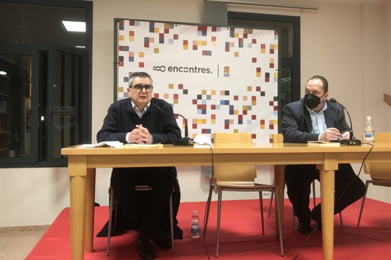 El primer dels Encontres a Beniarbeig revela com es va intentar matar Joan Fuster  El primer dels Encontres a Beniarbeig revela com es va intentar matar Joan Fuster