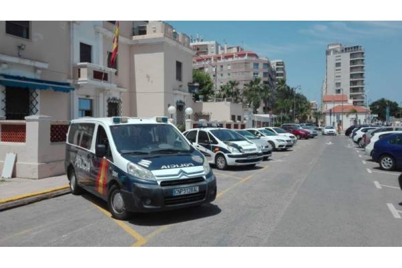 La Policía Nacional detiene en Dénia a un pintor por robar joyas en la casa donde estana trabajando La Policía Nacional detiene en Dénia a un pintor por robar joyas en la casa donde estana trabajando