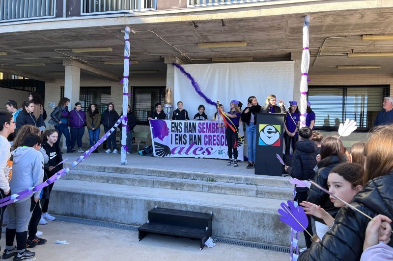 L’arribada de la Torxa per la Igualtat posa el preàmbul a la commemoració del 8M a Pego L’arribada de la Torxa per la Igualtat posa el preàmbul a la commemoració del 8M a Pego