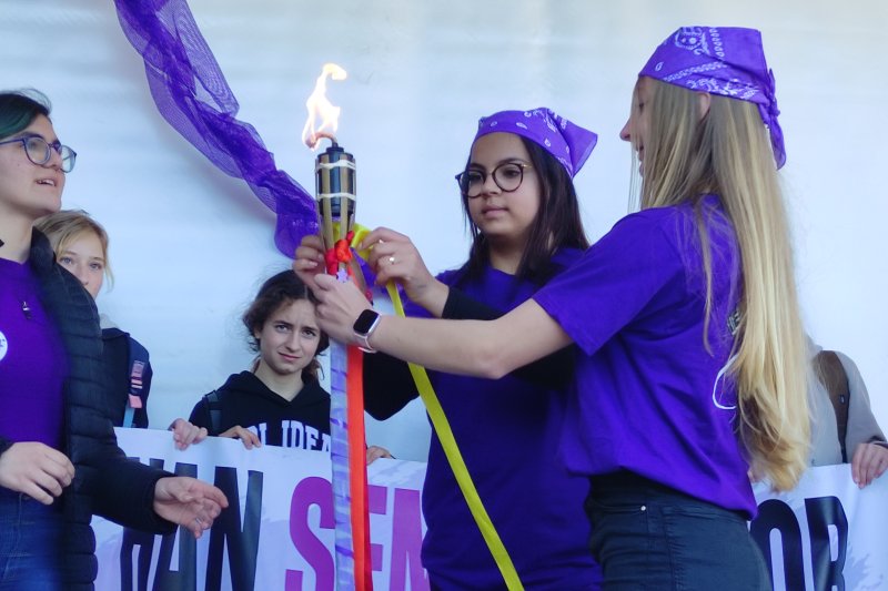 L’arribada de la Torxa per la Igualtat posa el preàmbul a la commemoració del 8M a Pego L’arribada de la Torxa per la Igualtat posa el preàmbul a la commemoració del 8M a Pego