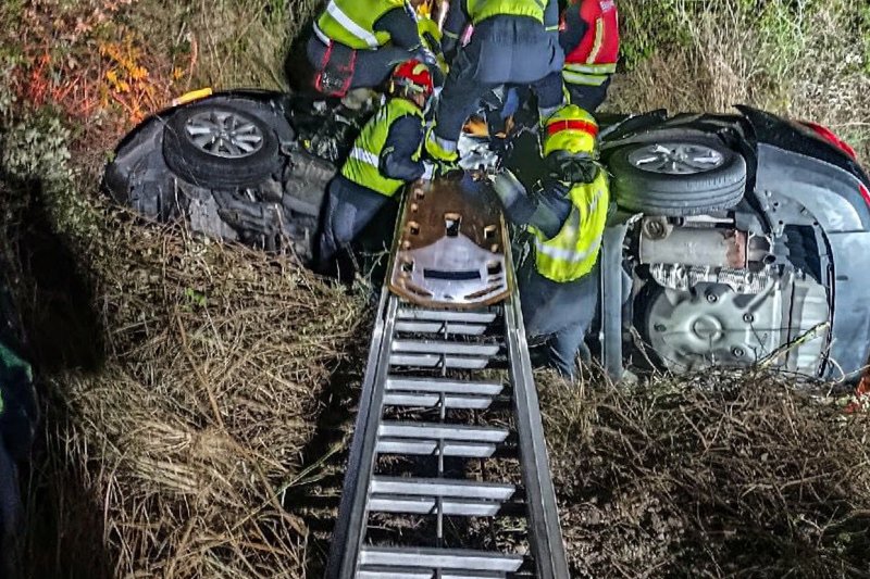 Dos heridos muy graves en un accidente de coche en la salida de Ondara de la AP-7 Dos heridos muy graves en un accidente de coche en la salida de Ondara de la AP-7