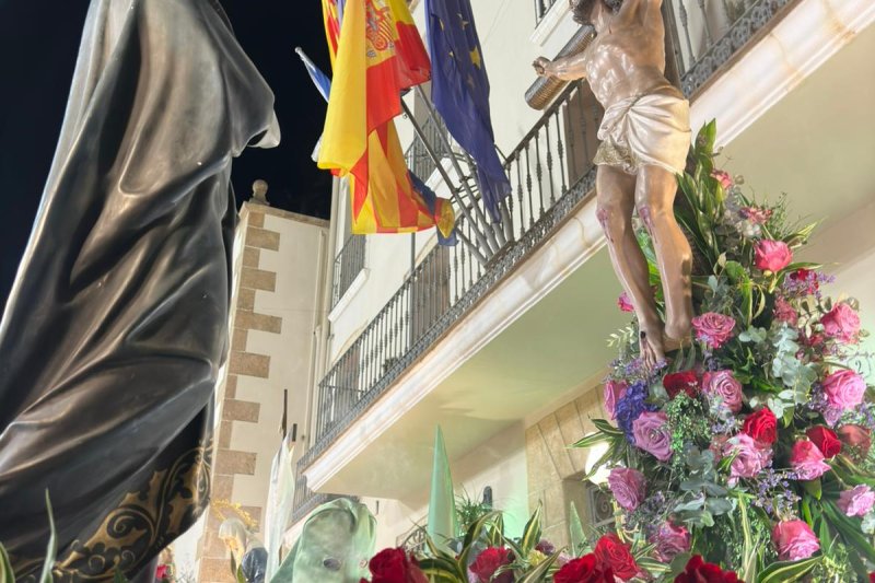 Set confraries fan reviure la singularitat de la Setmana Santa ondarenca  Set confraries fan reviure la singularitat de la Setmana Santa ondarenca