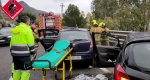 Los bomberos rescatan en Calp a dos heridos atrapados en un choque de vehículos Los bomberos rescatan en Calp a dos heridos atrapados en un choque de vehículos