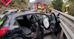 Los bomberos rescatan en Calp a dos heridos atrapados en un choque de vehículos Los bomberos rescatan en Calp a dos heridos atrapados en un choque de vehículos