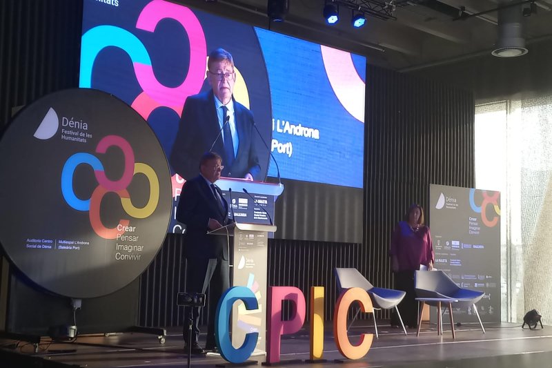 Dénia Festival de les Humanitats: Ximo Puig apuesta por la sostenibilidad, la justicia social y el diálogo frente los actuales retos que suponen la emergencia climática, la desigualdad y el autoritarismo Dénia Festival de les Humanitats: Ximo Puig apuesta por la sostenibilidad, la justicia social y el diálogo frente los actuales retos que suponen la emergencia climática, la desigualdad y el autoritarismo