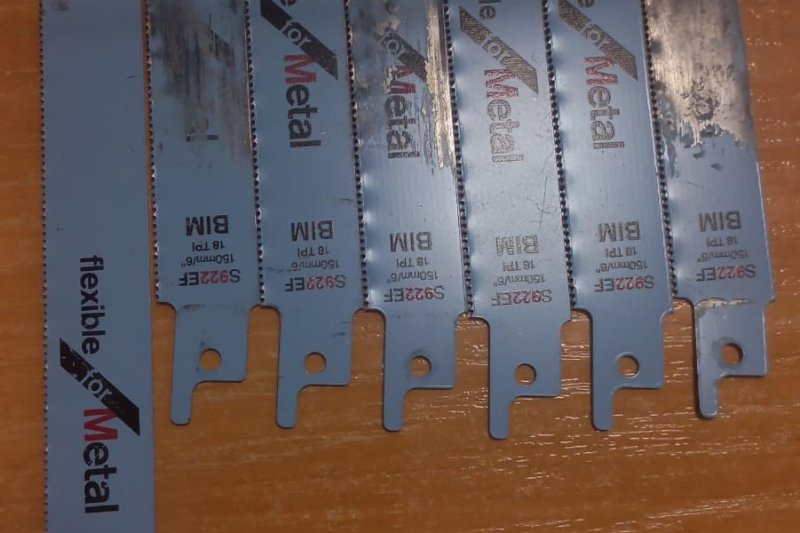 Tres detenidos por robar catalizadores de vehículos en Dénia  Tres detenidos por robar catalizadores de vehículos en Dénia